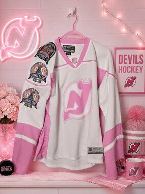 RARE NJ Devils Pink & White Hockey Jersey Women’s XL Custom Patches NWT